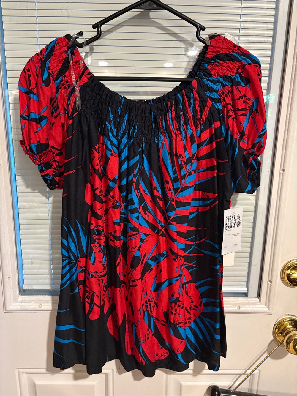 Hula Bay Off-Shoulder Floral Women's Blouse. Black, Red & Blue Size Large NWT